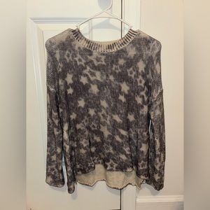 Super cute grey and white stars girls sweater from Vintage Havana in size large